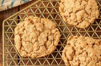 Vegan Peanut Butter Oatmeal Cookies