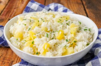 Pineapple Rice – Barefeet within the Kitchen
