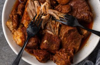 Prompt Pot Pulled Pork | Cookies and Cups