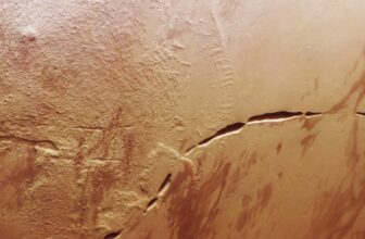 Mars-Orbiting Spacecraft Captures ‘Snaking Scar’ Throughout the Base of Huge Volcano